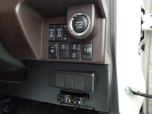Toyota TANK 2018-01 2046-8