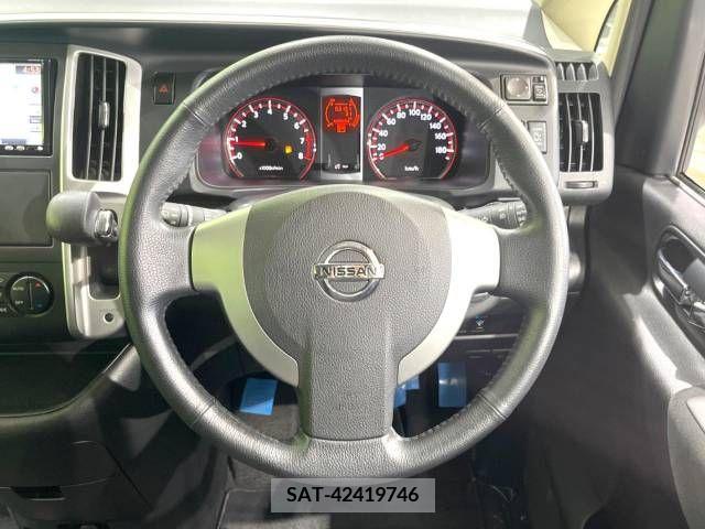 Nissan SERENA 2010-03 383815-12