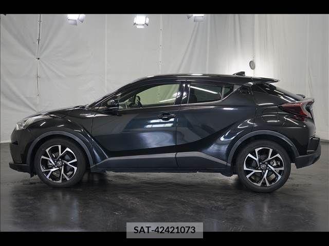 Toyota C-HR 2017-10 352261-14