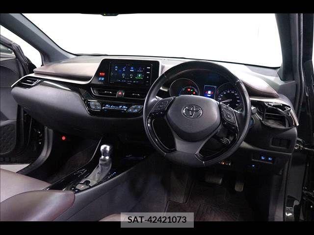 Toyota C-HR 2017-10 352261-1