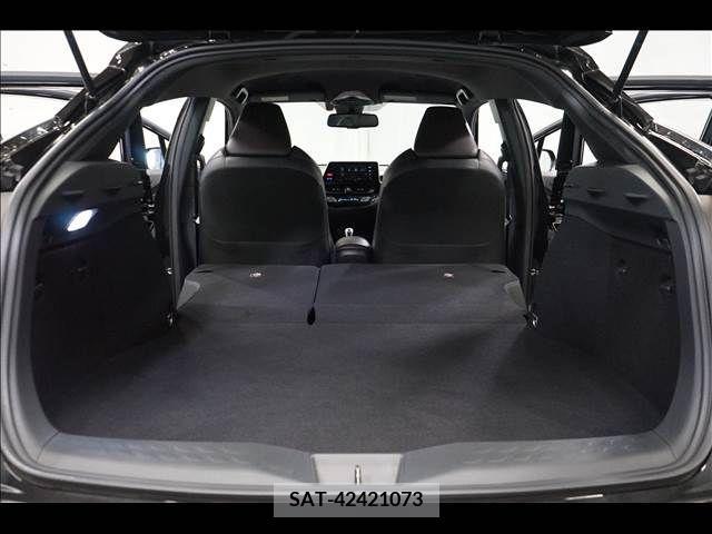 Toyota C-HR 2017-10 352261-18