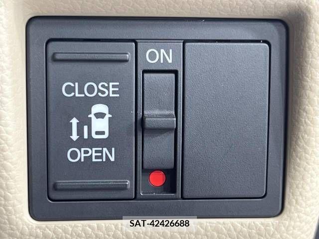 Honda N BOX 2018-04 278806-2