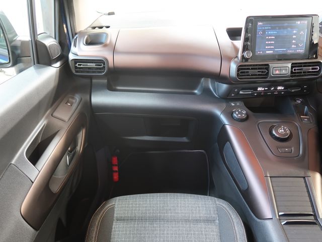 Peugeot Rifter 2023-03 23934-24