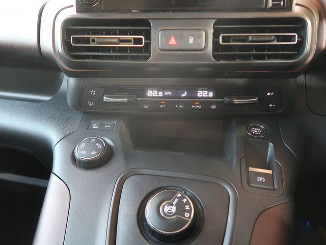 Peugeot Rifter 2023-03 23934-19