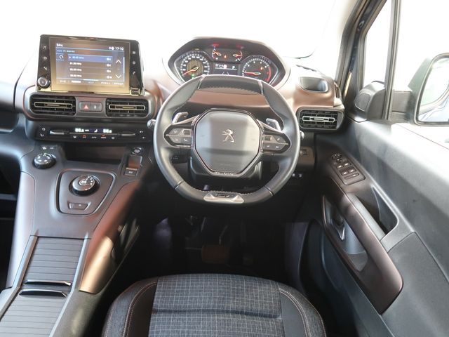 Peugeot Rifter 2023-03 23934-25