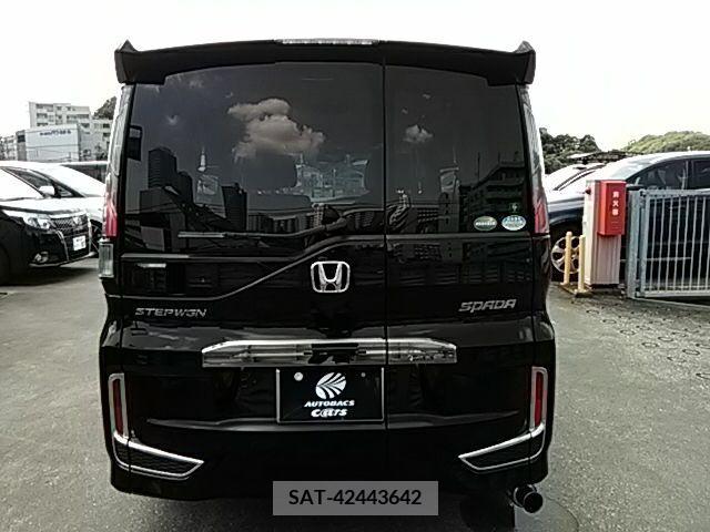 Honda STEP WGN 2018-02 368815-4