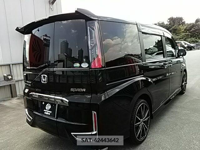 Honda STEP WGN 2018-02 368815-2