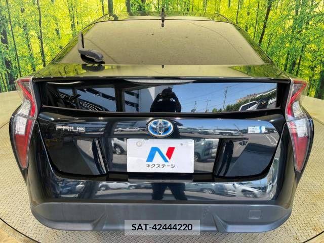 Toyota PRIUS 2016-04 366591-15