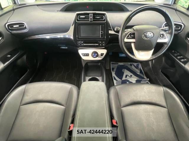 Toyota PRIUS 2016-04 366591-1