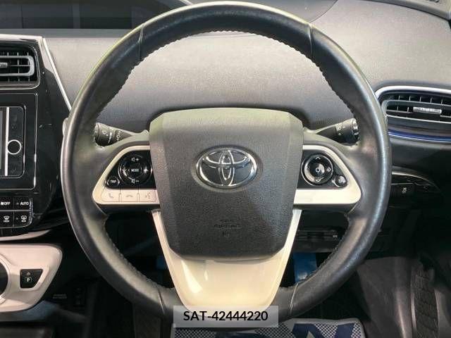 Toyota PRIUS 2016-04 366591-11