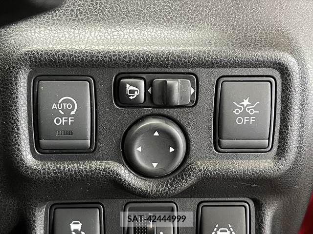 Nissan NOTE 2017-05 302417-5