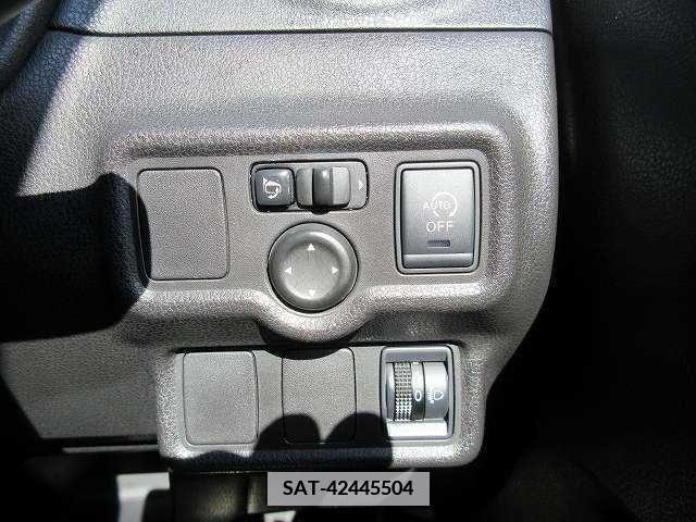 Nissan NOTE 2012-09 365346-7