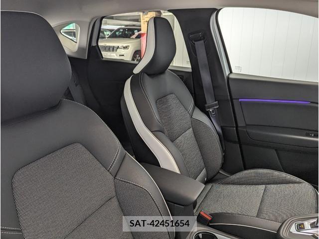 Renault CAPTUR 2022-10 243838-3