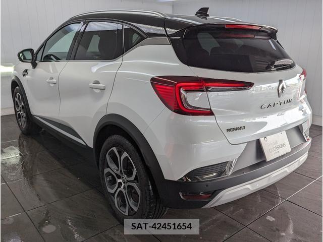Renault CAPTUR 2022-10 243838-2
