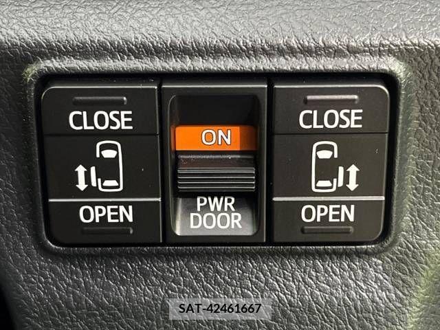 Toyota SIENTA 2017-06 314435-6