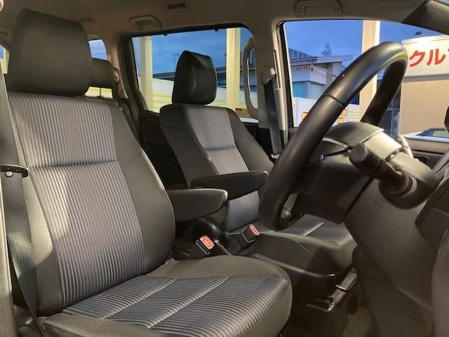 Toyota NOAH 2014-01 33-20