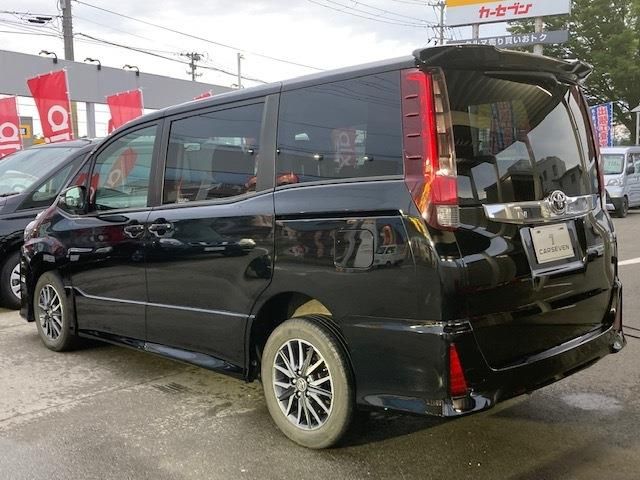 Toyota NOAH 2014-01 33-6