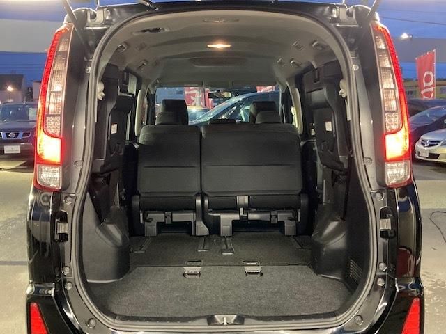 Toyota NOAH 2014-01 33-26