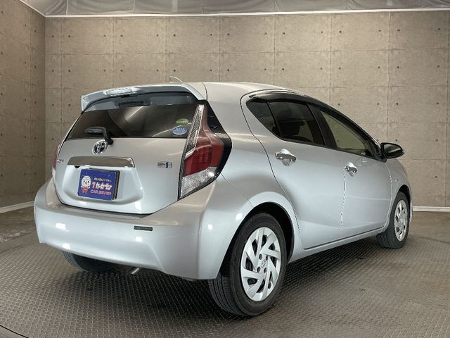 Toyota AQUA 2017-03 15371-3