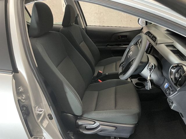 Toyota AQUA 2017-03 15371-9
