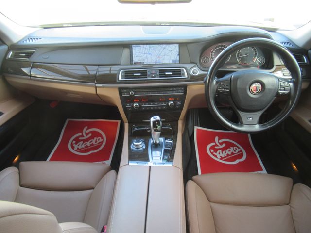 Bmw 7 SERIES 2010-05 180955-1