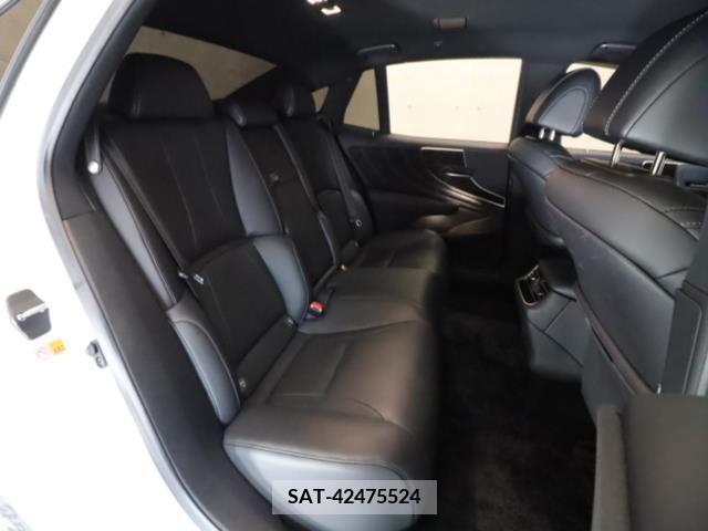 Lexus LS 2018-02 362880-4