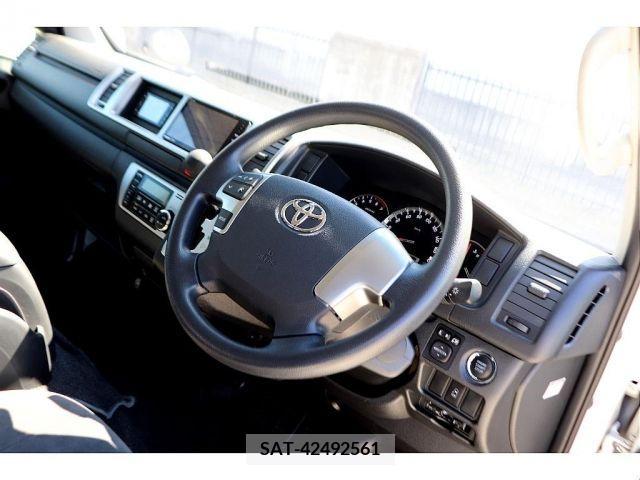 Toyota HIACE WAGON 2015-01 215096-11