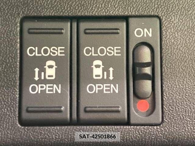 Honda STEP WGN 2017-11 221612-8