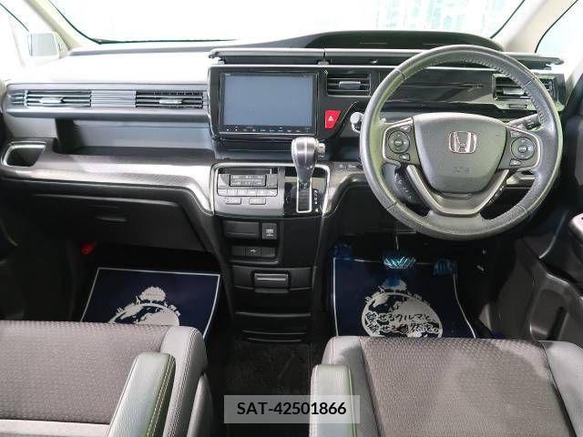 Honda STEP WGN 2017-11 221612-2
