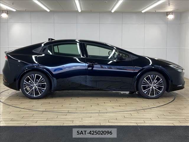 Toyota PRIUS 2023-05 366425-16