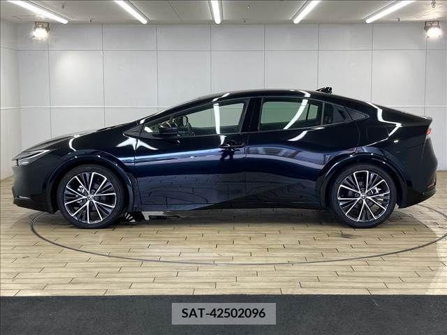Toyota PRIUS 2023-05 366425-15