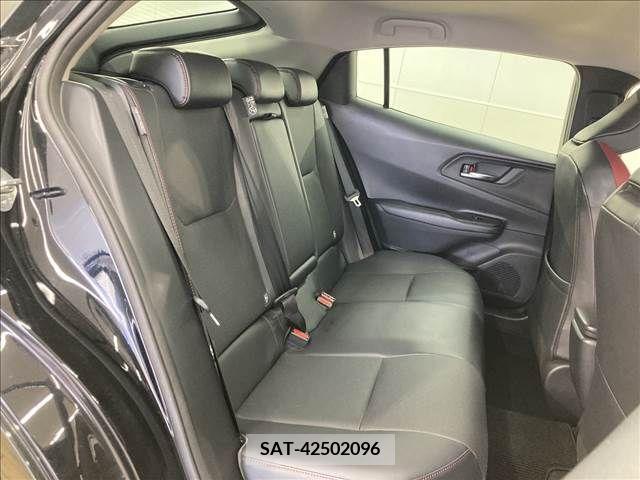 Toyota PRIUS 2023-05 366425-12