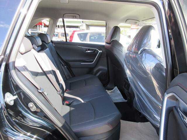 Toyota RAV4 2023-10 196327-14