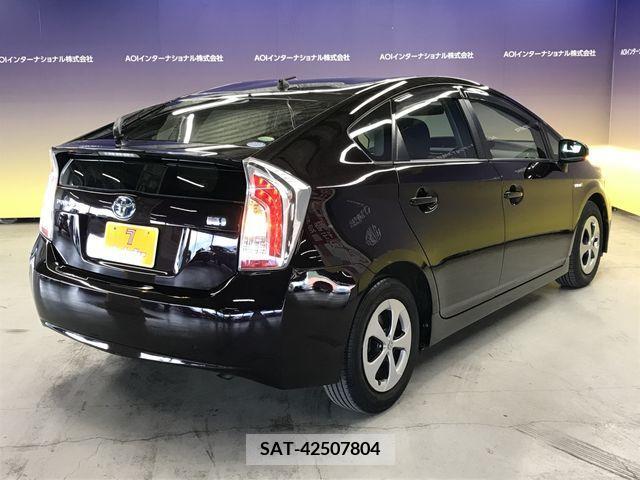 Toyota PRIUS 2013-04 335328-11