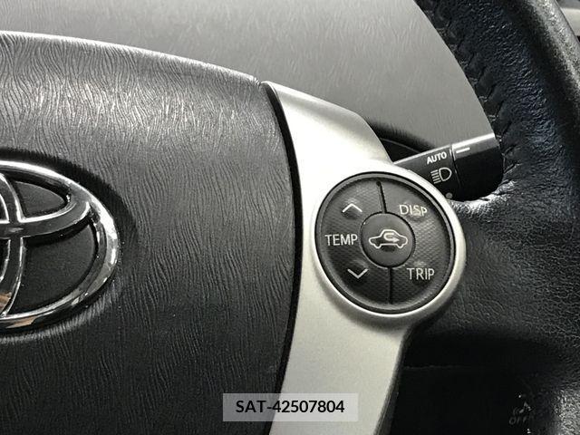 Toyota PRIUS 2013-04 335328-18