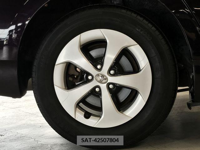 Toyota PRIUS 2013-04 335328-27