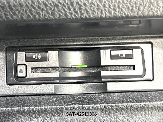 Toyota VOXY 2018-03 288913-7