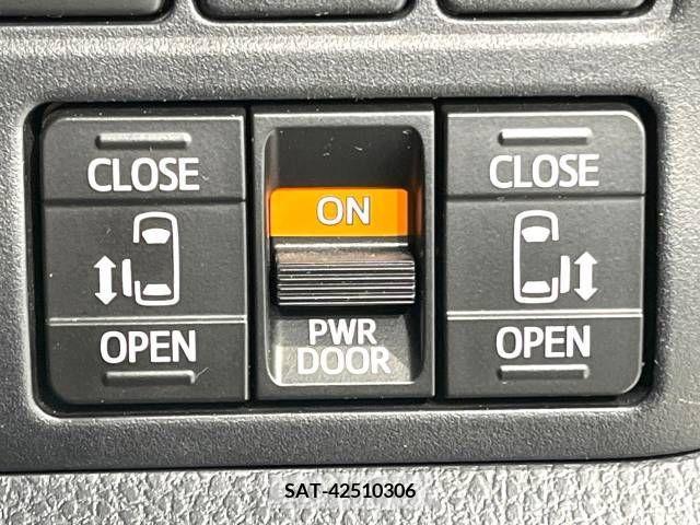 Toyota VOXY 2018-03 288913-6