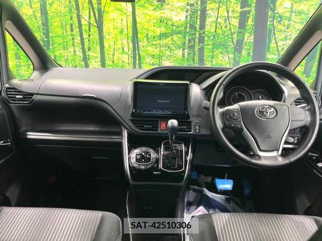 Toyota VOXY 2018-03 288913-1