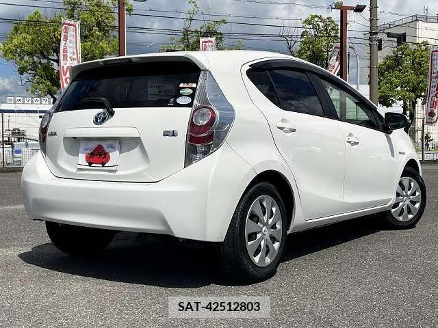 Toyota AQUA 2015-01 389334-2