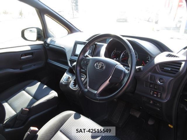 Toyota VOXY 2014-03 289246-6