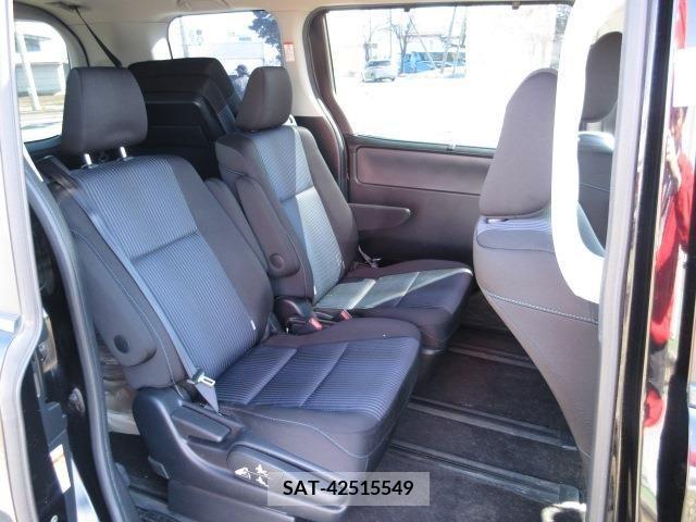 Toyota VOXY 2014-03 289246-19