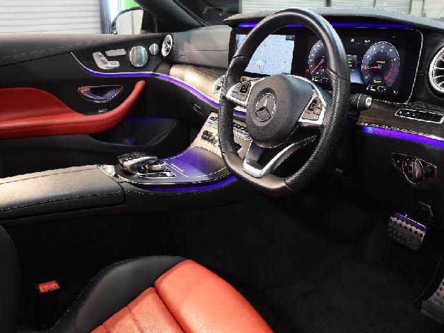 Mercedes Benz E-CLASS 2018-05 181241-11