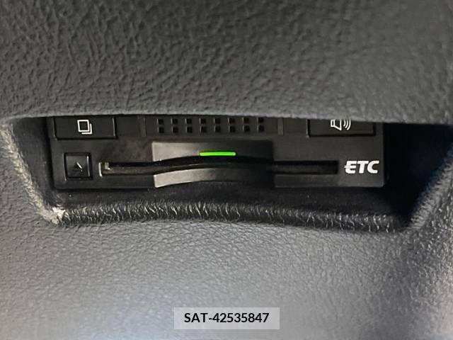 Toyota SIENTA 2015-08 298395-5