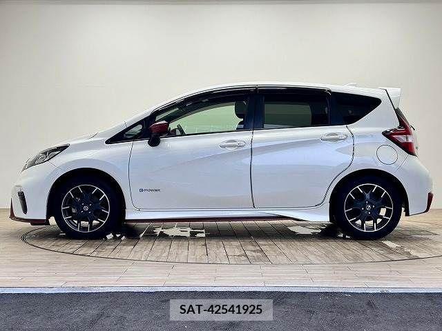 Nissan NOTE 2018-08 305428-12