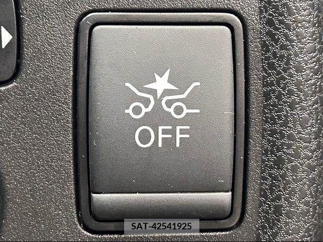 Nissan NOTE 2018-08 305428-2