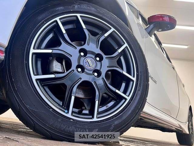 Nissan NOTE 2018-08 305428-17