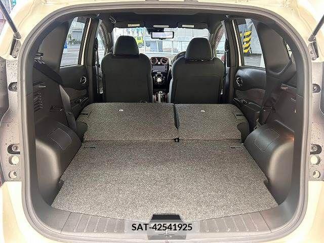 Nissan NOTE 2018-08 305428-9