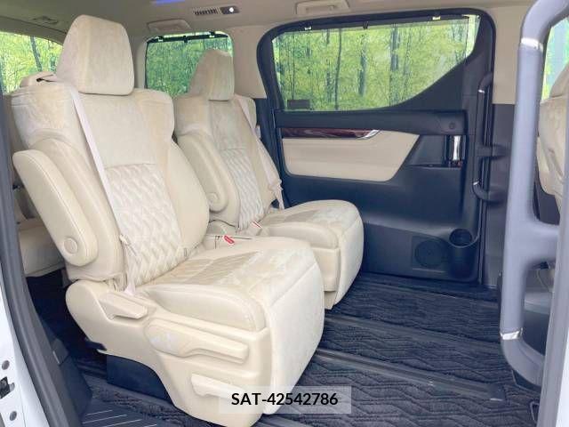 Toyota ALPHARD 2016-08 337602-9