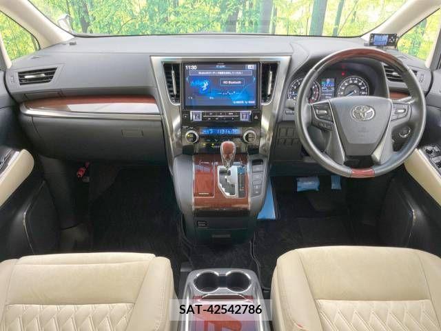 Toyota ALPHARD 2016-08 337602-1